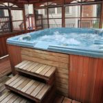 Lodge with Outdoor Hot Tub